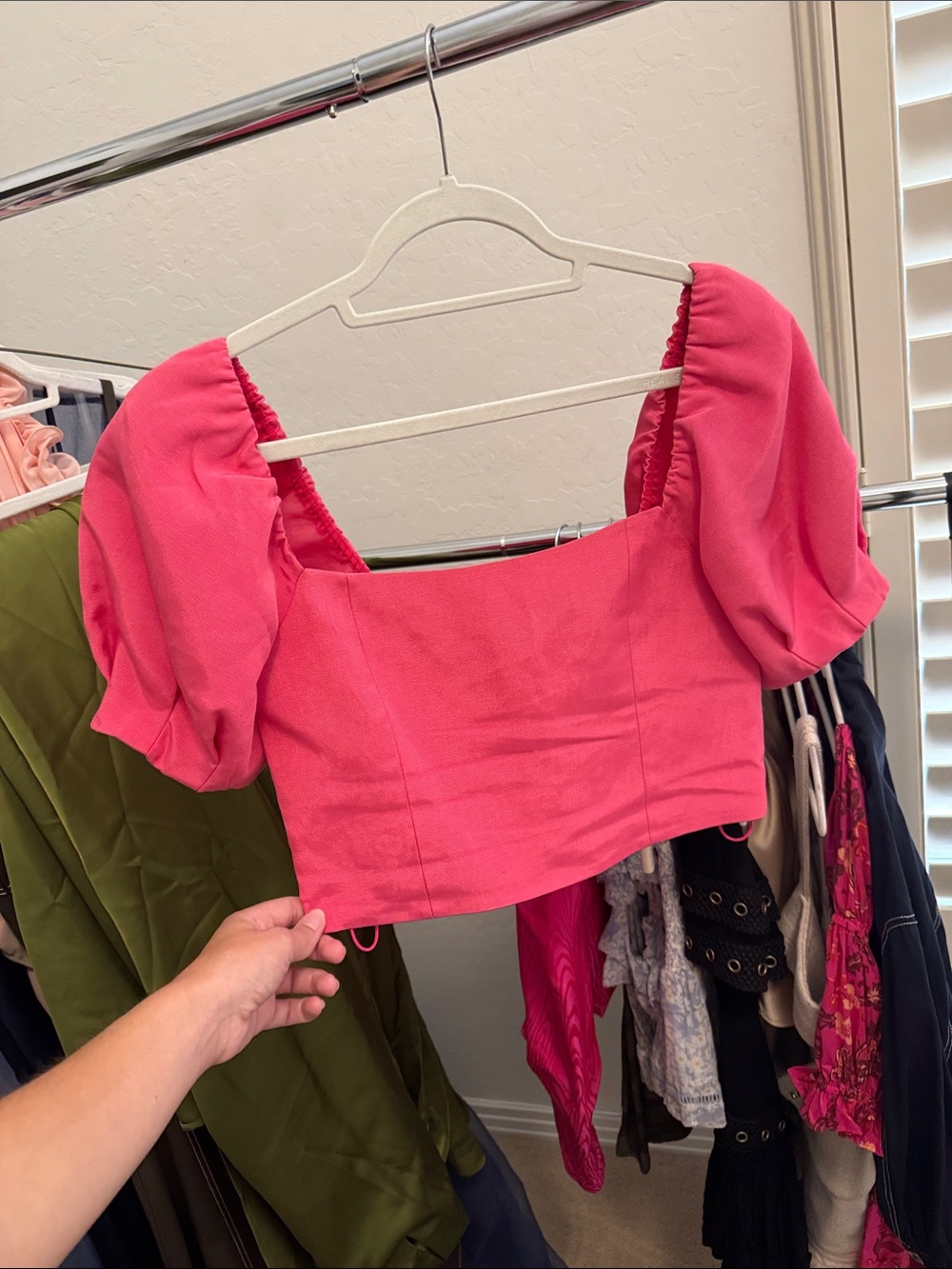 Alice + Olivia Hot Pink Puff-Sleeve Square-Neck Crop Top